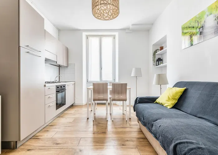 Stayeasy Fara12 - Central Station & Downtown Walking Distance